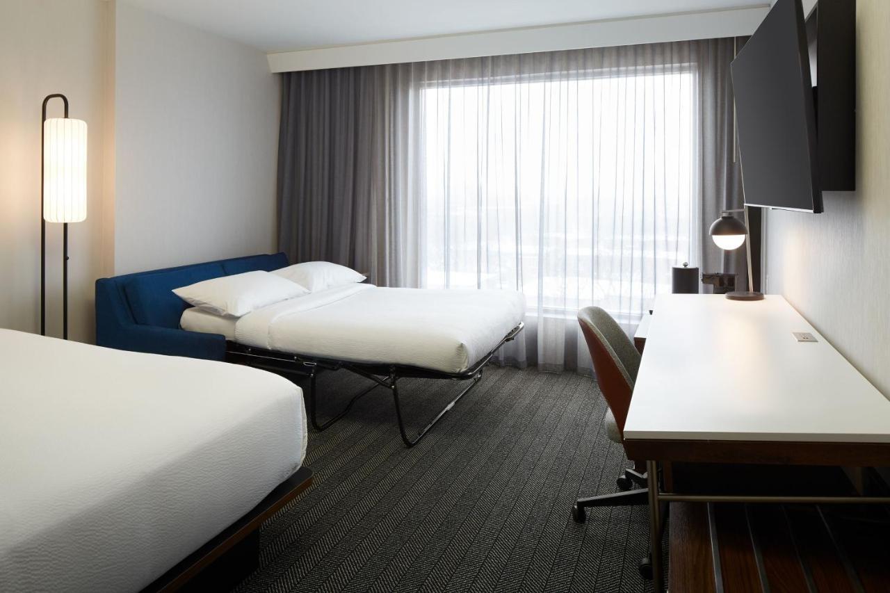 Courtyard Montreal Midtown Hotel Luaran gambar