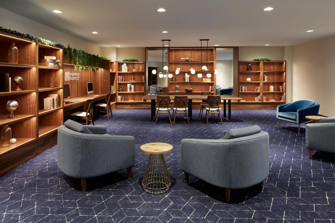 Courtyard Montreal Midtown Hotel Luaran gambar